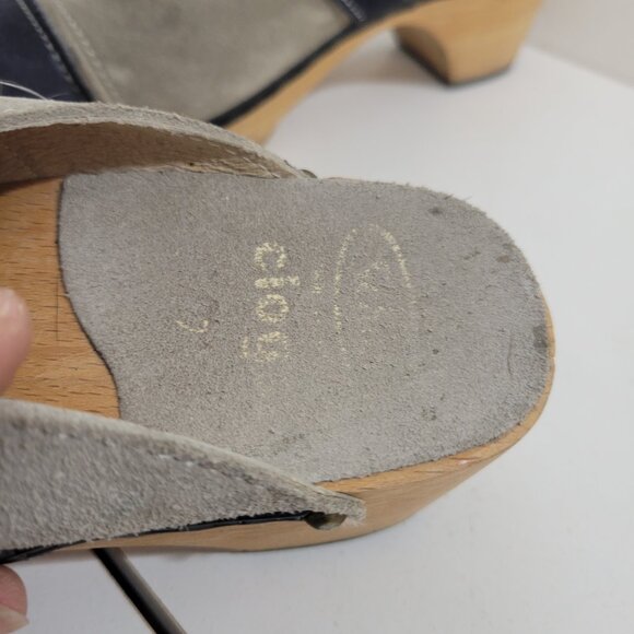 Vintage 1970's Like New Clark's Wooden Clogs with Suede Upper Size 7 - Picture 4 of 7